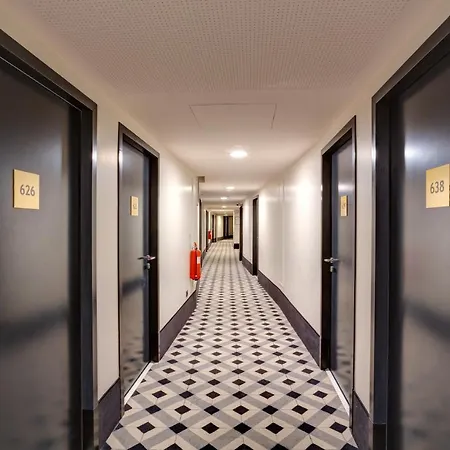 Hotel Meininger Porte De Vincennes 2*