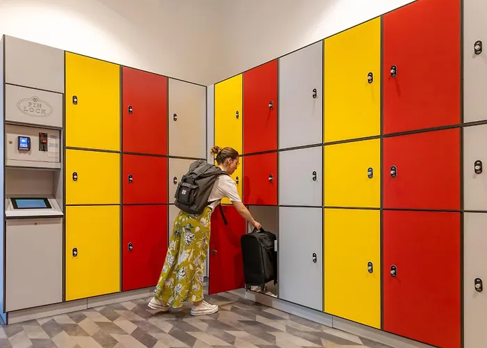 Meininger Porte De Vincennes Hotel 2*