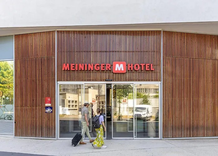 Hotel Meininger Porte De Vincennes 2*
