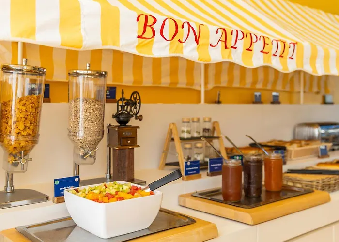 Meininger Porte De Vincennes Hotel